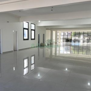 Predio com 1513m², 10 vagas, no bairro Pio X em Caxias do Sul para Alugar