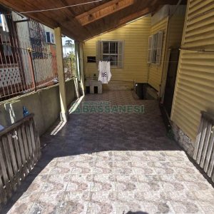 Casa com 222m², 4 dormitórios, 2 vagas, no bairro Marechal Floriano em Caxias do Sul para Comprar