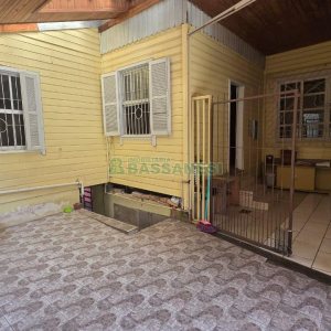 Casa com 222m², 4 dormitórios, 2 vagas, no bairro Marechal Floriano em Caxias do Sul para Comprar