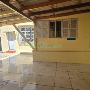 Casa com 222m², 4 dormitórios, 2 vagas, no bairro Marechal Floriano em Caxias do Sul para Comprar
