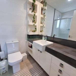 Apartamento com 96m², 2 dormitórios, 2 vagas, no bairro Colina Sorriso em Caxias do Sul para Comprar