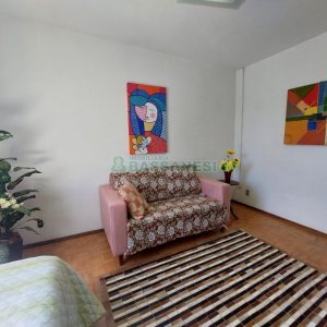 Casa com 70m², 2 dormitórios, no bairro Petrópolis em Caxias do Sul para Alugar