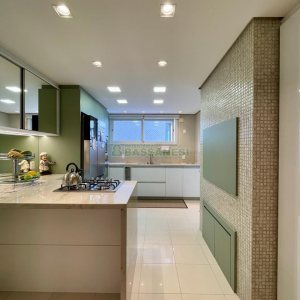 Apto Mobiliado com 181m², 3 dormitórios, 2 vagas, no bairro Exposição em Caxias do Sul para Alugar