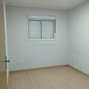 Apartamento com 47m², 2 dormitórios, 1 vaga, no bairro Nossa Senhora das Graças em Caxias do Sul para Alugar