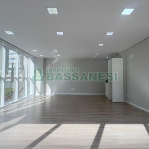 Sala com 74m², no bairro Centro em Caxias do Sul para Alugar