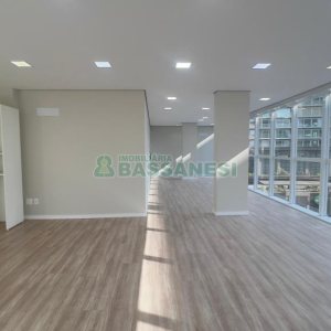 Sala com 74m², no bairro Centro em Caxias do Sul para Alugar
