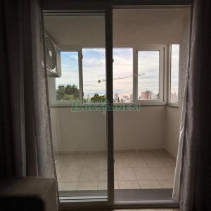 Apto Mobiliado com 52m², 1 dormitório, 1 vaga, no bairro Lourdes em Caxias do Sul para Comprar