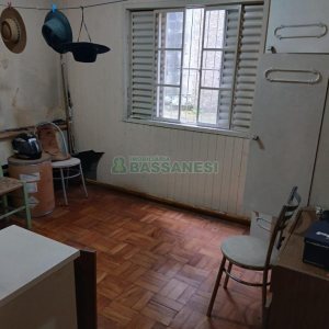 Casa com 164m², 2 dormitórios, -4 vaga, no bairro Madureira em Caxias do Sul para Comprar