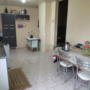 Casa com 164m², 2 dormitórios, -4 vaga, no bairro Madureira em Caxias do Sul para Comprar