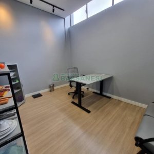Sala com 20m², no bairro Santa Lúcia em Caxias do Sul para Alugar