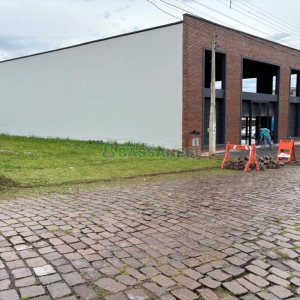 Loja com 372m², no bairro Forqueta em Caxias do Sul para Alugar