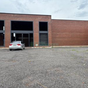 Loja com 372m², no bairro Forqueta em Caxias do Sul para Alugar