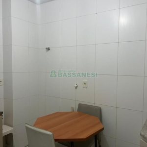 Kitinete com 35m², 1 dormitório, no bairro Centro em Caxias do Sul para Alugar