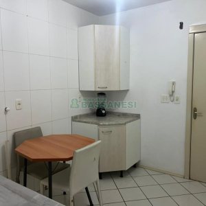 Kitinete com 35m², 1 dormitório, no bairro Centro em Caxias do Sul para Alugar