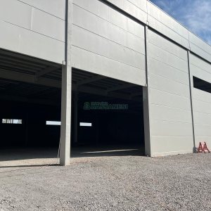 Pavilhão com 4350m², no bairro Samuara em Caxias do Sul para Alugar