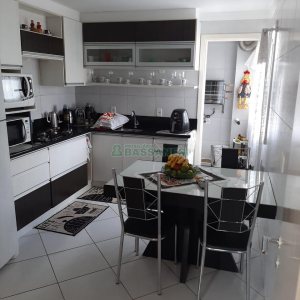 Apartamento com 86m², 3 dormitórios, 2 vagas, no bairro Rio Branco em Caxias do Sul para Comprar