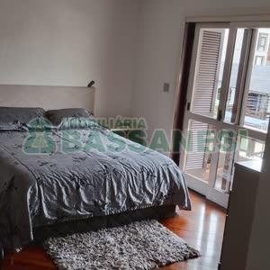 Apartamento com 138m², 3 dormitórios, 2 vagas, no bairro Sagrada Família em Caxias do Sul para Comprar