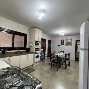 Apartamento com 144m², 3 dormitórios, 2 vagas, no bairro Panazzolo em Caxias do Sul para Alugar