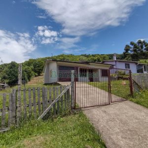 Chácara com 90m², 3 dormitórios, no bairro Parada Cristal em Caxias do Sul para Comprar