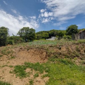 Chácara com 90m², 3 dormitórios, no bairro Parada Cristal em Caxias do Sul para Comprar