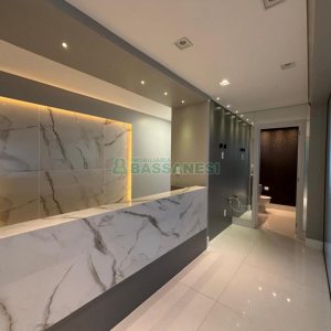 Sala com 60m², no bairro Centro em Caxias do Sul para Alugar