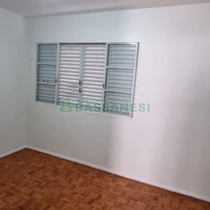 Casa com 100m², 3 dormitórios, 1 vaga, no bairro São Leopoldo em Caxias do Sul para Alugar