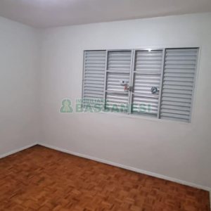 Casa com 100m², 3 dormitórios, 1 vaga, no bairro São Leopoldo em Caxias do Sul para Alugar