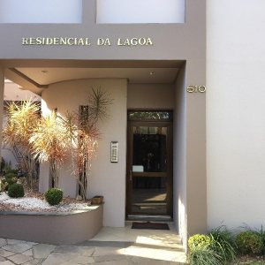 Apartamento com 79m², 2 dormitórios, 1 vaga, no bairro Desvio Rizzo em Caxias do Sul para Alugar