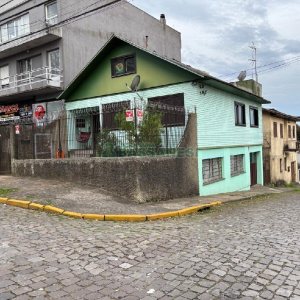 Casa com 270m², 3 dormitórios, 4 vagas, no bairro Nossa Senhora de Lourdes em Caxias do Sul para Alugar