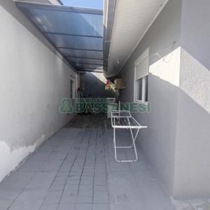 Casa com 52m², 2 dormitórios, 1 vaga, no bairro São Caetano em Caxias do Sul para Alugar