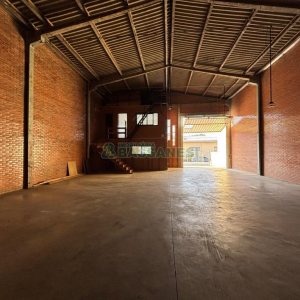 Pavilhão com 280m², no bairro São José em Caxias do Sul para Alugar