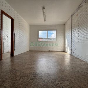 Pavilhão com 280m², no bairro São José em Caxias do Sul para Alugar