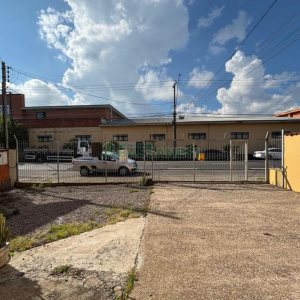 Pavilhão com 280m², no bairro São José em Caxias do Sul para Alugar
