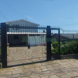 Casa com 100m², 3 dormitórios, 1 vaga, no bairro Kayser em Caxias do Sul para Alugar