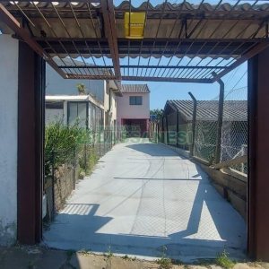 Casa com 100m², 3 dormitórios, 1 vaga, no bairro Kayser em Caxias do Sul para Alugar