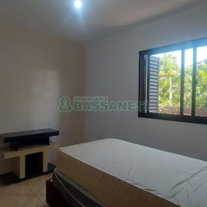 Casa com 100m², 3 dormitórios, 1 vaga, no bairro Kayser em Caxias do Sul para Alugar