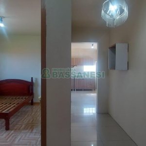 Casa com 100m², 3 dormitórios, 1 vaga, no bairro Kayser em Caxias do Sul para Alugar