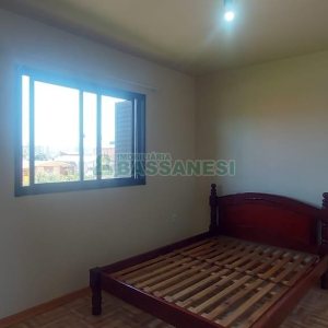 Casa com 100m², 3 dormitórios, 1 vaga, no bairro Kayser em Caxias do Sul para Alugar