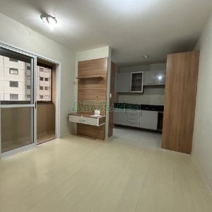 Apartamento com 60m², 2 dormitórios, 1 vaga, no bairro Sagrada Família em Caxias do Sul para Alugar