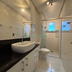 Apartamento com 60m², 2 dormitórios, 1 vaga, no bairro Sagrada Família em Caxias do Sul para Alugar