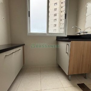 Apartamento com 60m², 2 dormitórios, 1 vaga, no bairro Sagrada Família em Caxias do Sul para Alugar