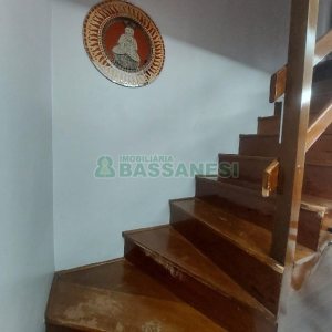 Sobrado com 90m², 2 dormitórios, 2 vagas, no bairro Parque Oasis em Caxias do Sul para Alugar