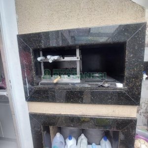 Sobrado com 90m², 2 dormitórios, 2 vagas, no bairro Parque Oasis em Caxias do Sul para Alugar