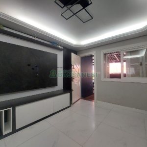 Sobrado com 90m², 2 dormitórios, 2 vagas, no bairro Parque Oasis em Caxias do Sul para Alugar