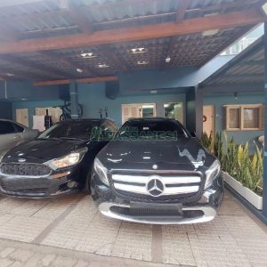 Sobrado com 90m², 2 dormitórios, 2 vagas, no bairro Parque Oasis em Caxias do Sul para Alugar