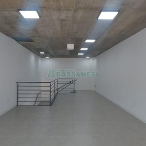 Loja com 102m², no bairro Santa Lúcia em Caxias do Sul para Alugar
