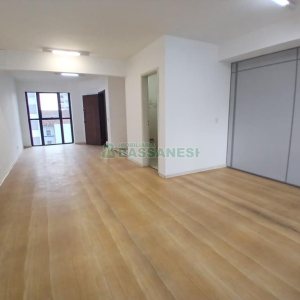Sala com 44m², no bairro Centro em Caxias do Sul para Alugar