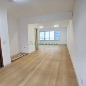 Sala com 44m², no bairro Centro em Caxias do Sul para Alugar