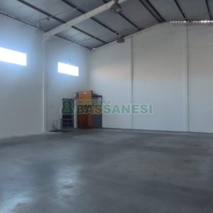 Pavilhão com 891m², no bairro Esplanada em Caxias do Sul para Alugar