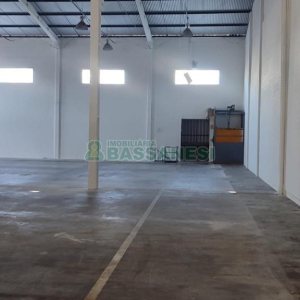 Pavilhão com 891m², no bairro Esplanada em Caxias do Sul para Alugar